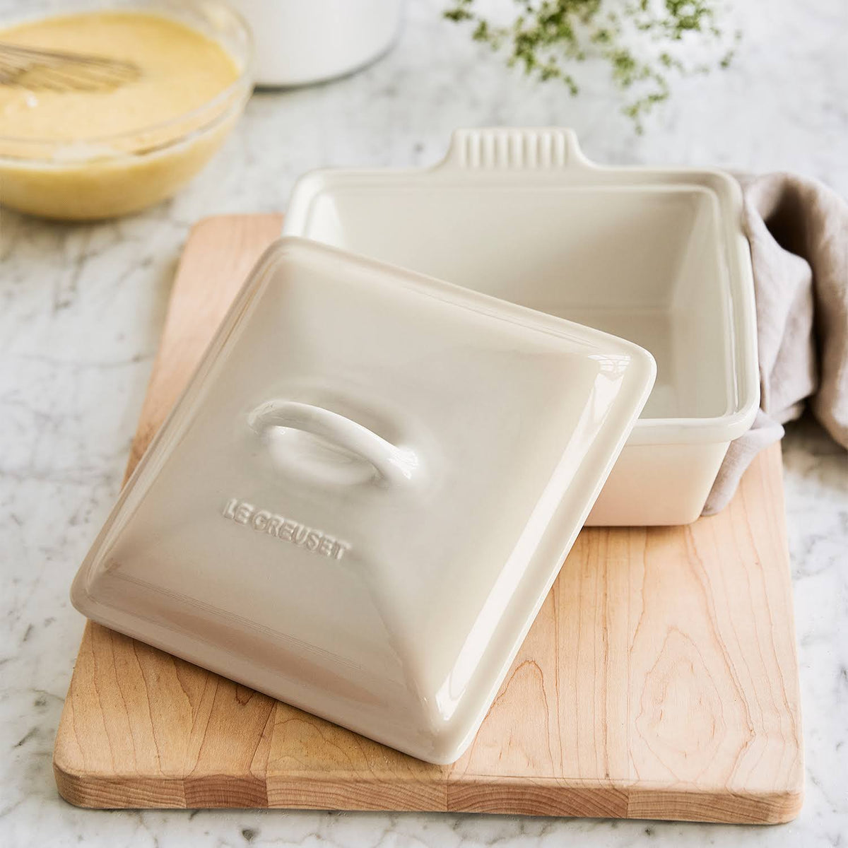Square Covered Casserole Dish J99286