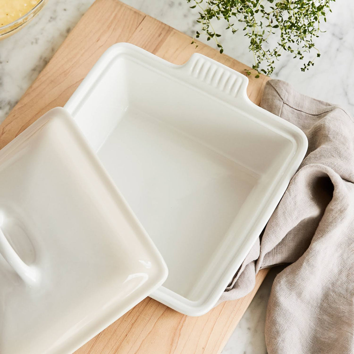 Square Covered Casserole Dish J99286