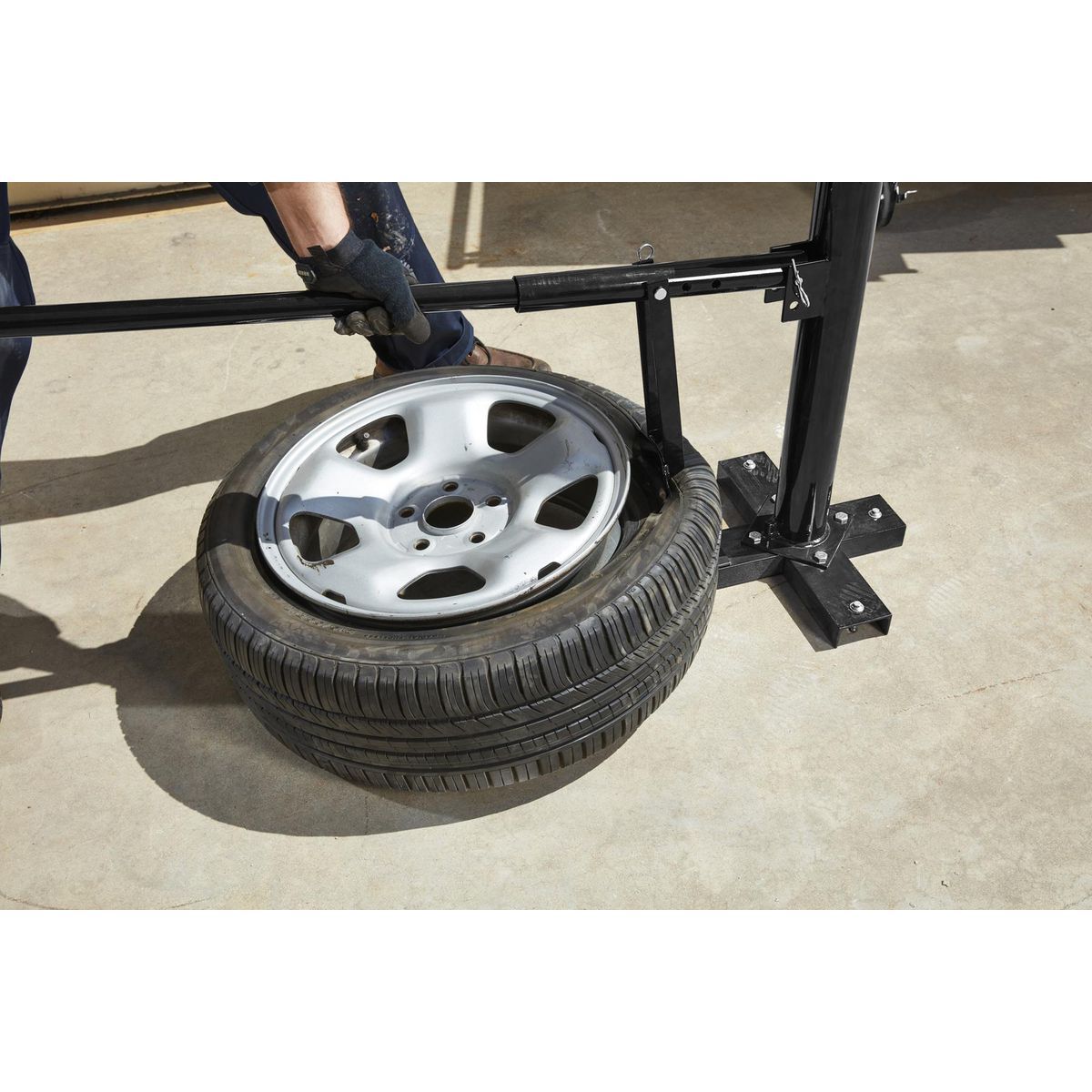 Manual Tire Changer N2809