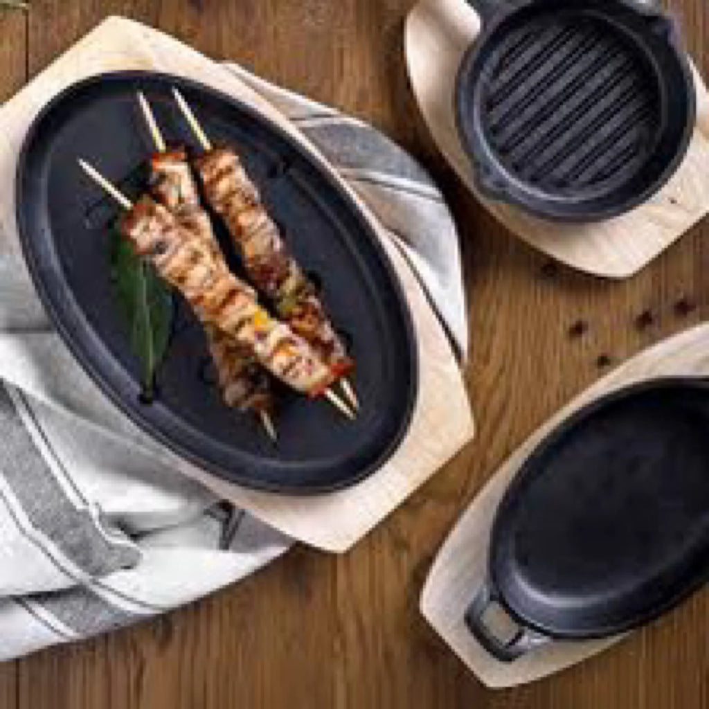 Cast Iron Oval Frying Pan with Beech Trivet 27x17cm A5370